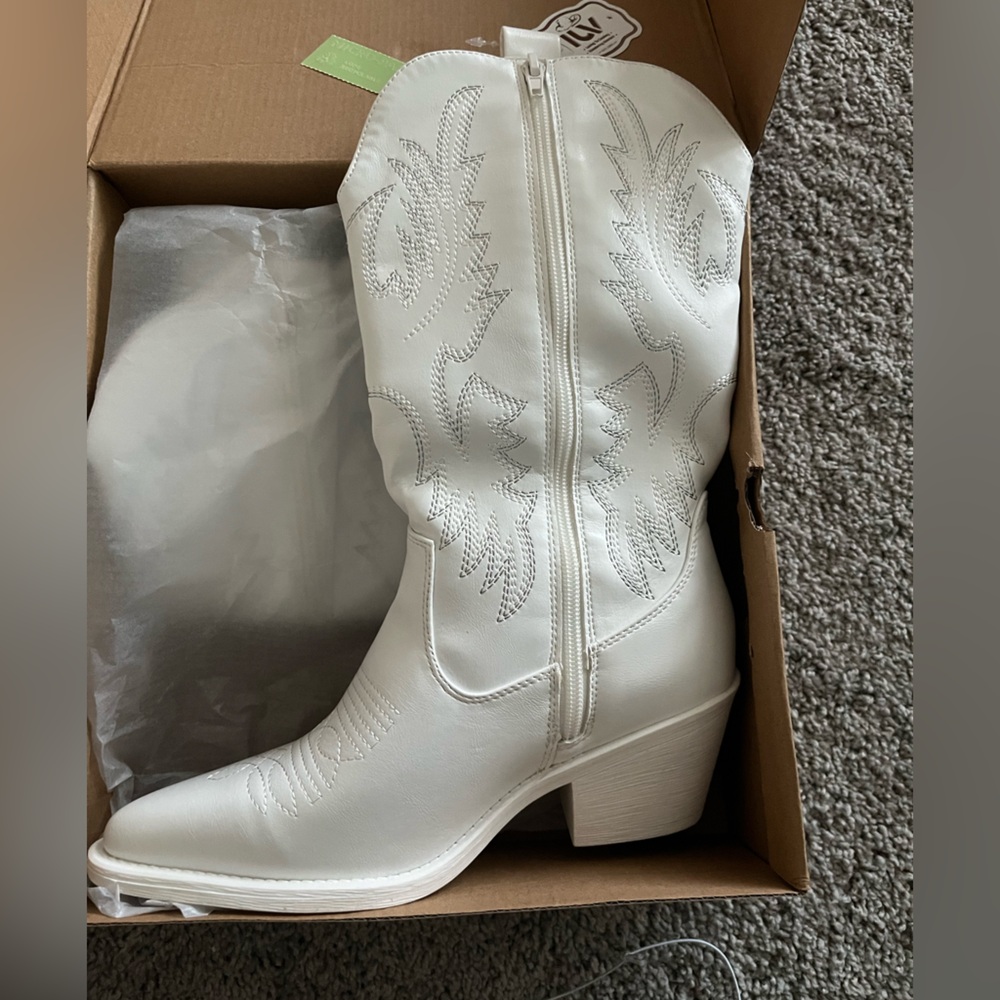 NEW White Western Cowgirl Boots